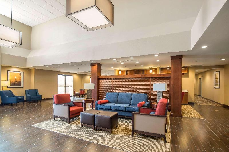 Comfort Suites Dodge City image
