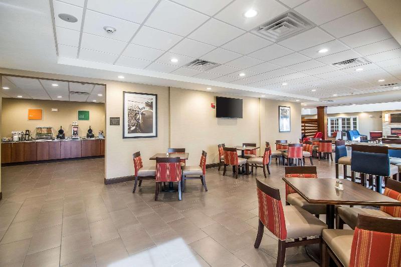 Comfort Suites Dodge City image