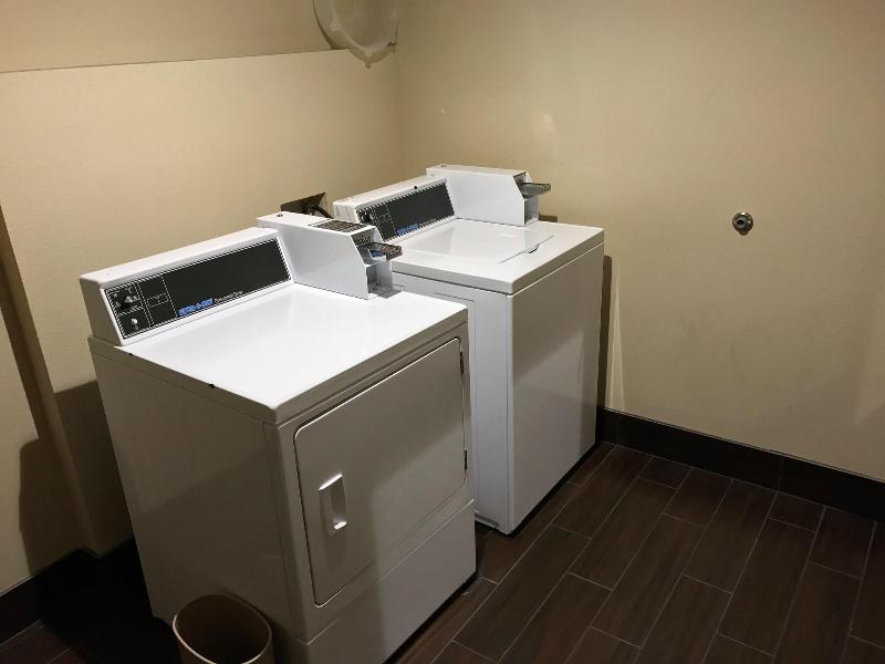 Comfort Suites Dodge City image