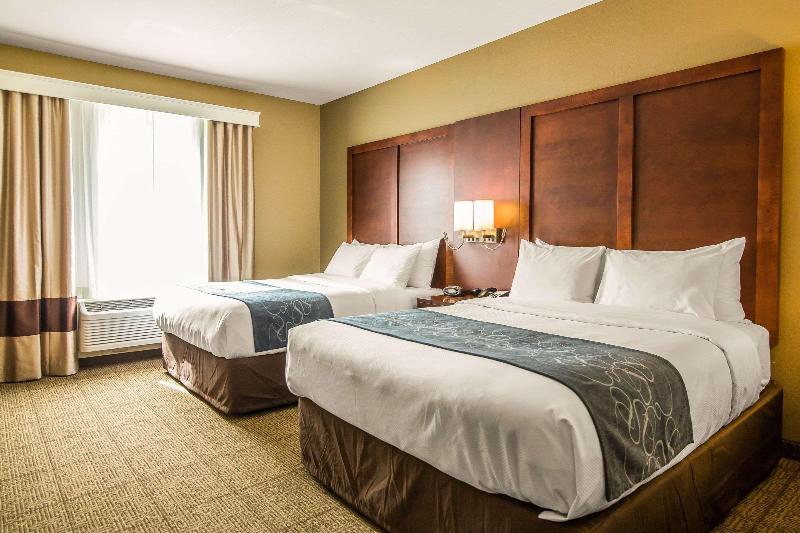 Comfort Suites Dodge City image