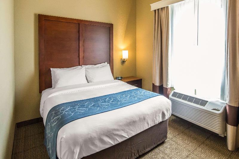Comfort Suites Dodge City image