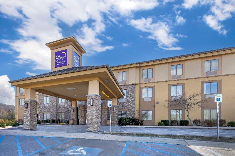 Sleep Inn & Suites Cumberland-Lavale image