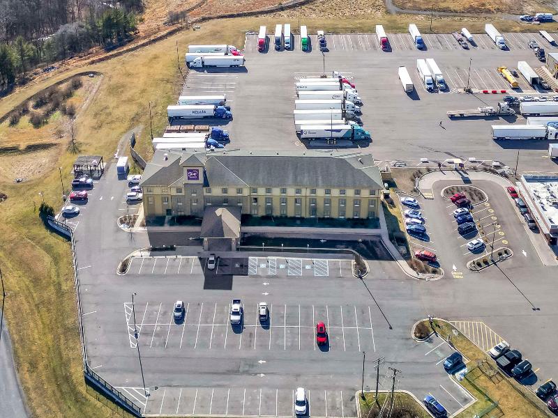 Sleep Inn & Suites Cumberland-Lavale image
