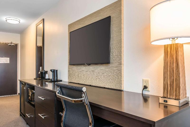 Sleep Inn & Suites Cumberland-Lavale image