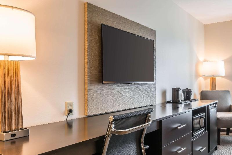 Sleep Inn & Suites Cumberland-Lavale image