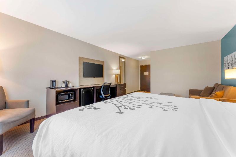 Sleep Inn & Suites Cumberland-Lavale image