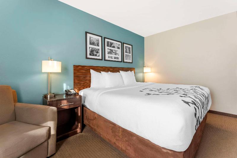 Sleep Inn & Suites Cumberland-Lavale image