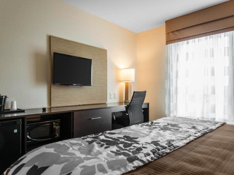 Sleep Inn & Suites Marshall Area image