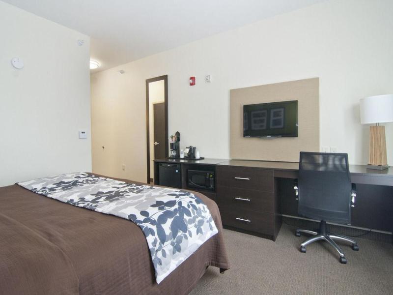 Sleep Inn & Suites Marshall Area image