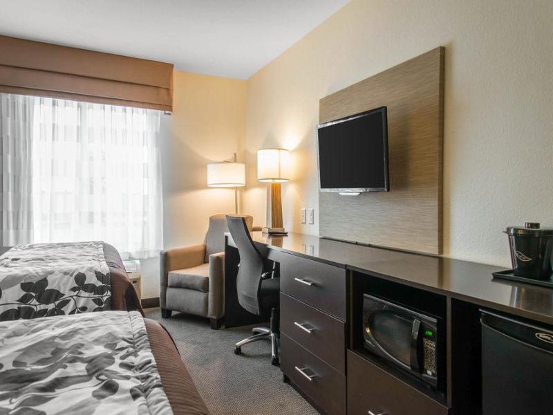 Sleep Inn & Suites Marshall Area image