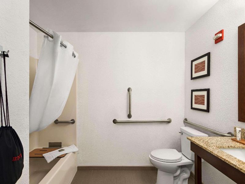 Country Inn & Suites by Radisson Stillwater MN image