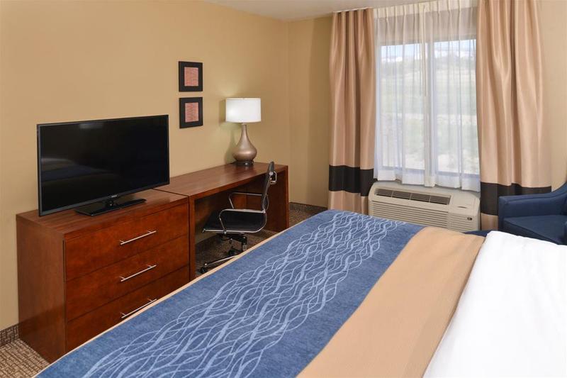Comfort Inn & Suites Mandan  Bismarck image