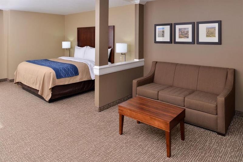 Comfort Inn & Suites Mandan  Bismarck image