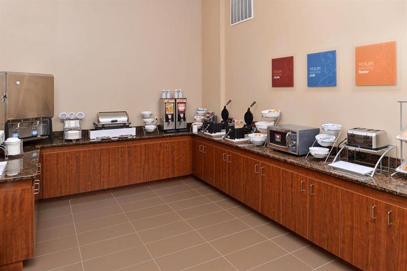 Comfort Inn & Suites Mandan  Bismarck image