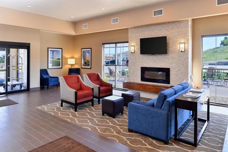 Comfort Inn & Suites Mandan  Bismarck image