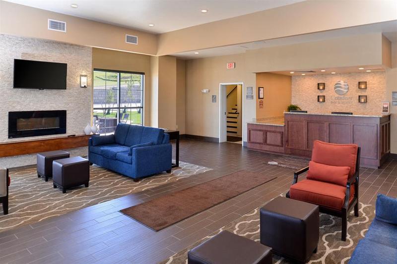 Comfort Inn & Suites Mandan  Bismarck image