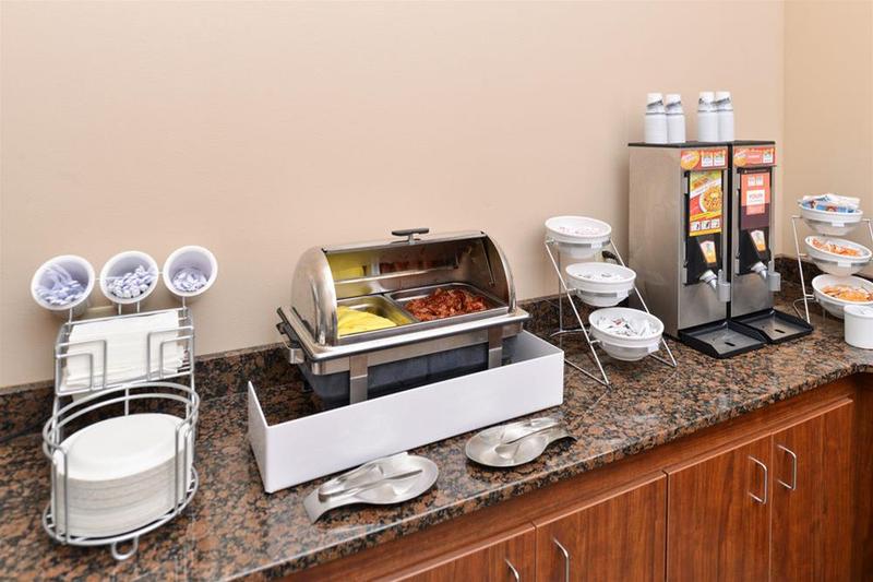 Comfort Inn & Suites Mandan  Bismarck image