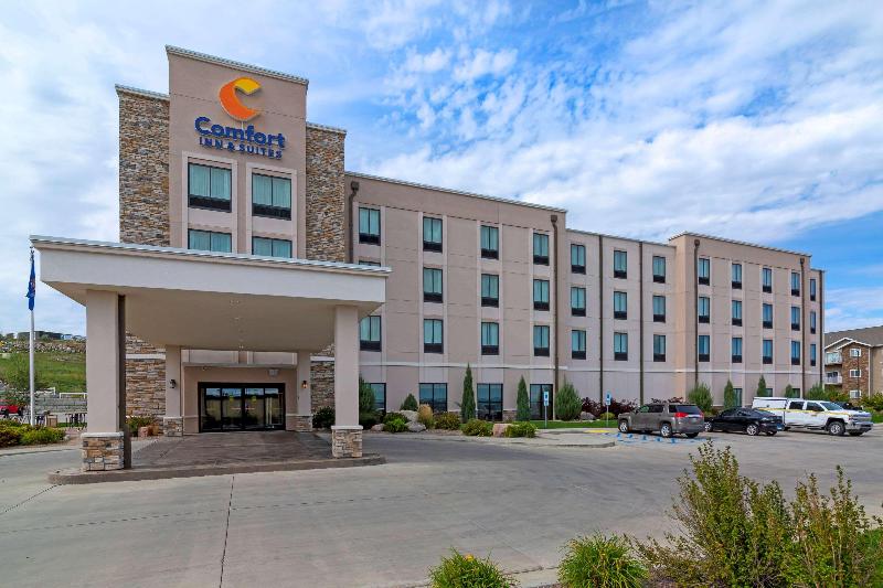 Comfort Inn & Suites Mandan  Bismarck image