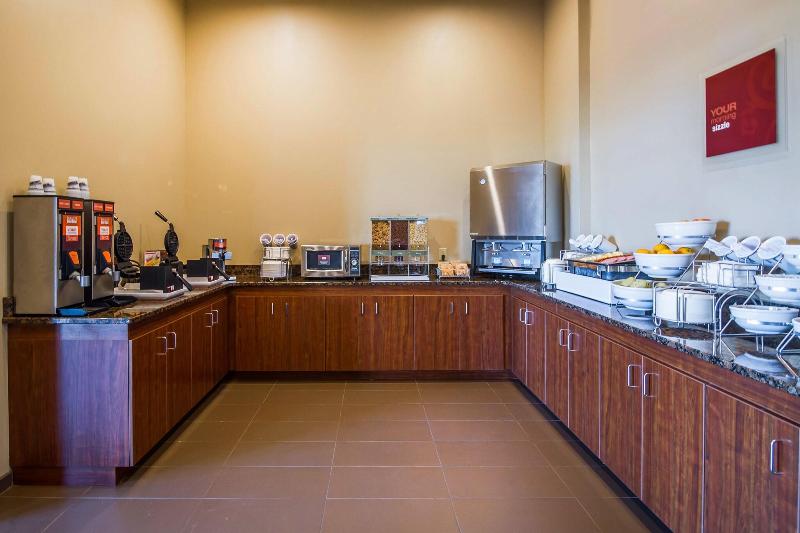 Comfort Inn & Suites Mandan  Bismarck image