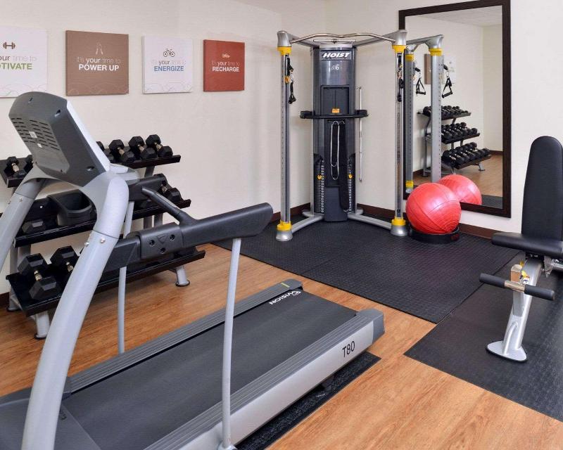 Comfort Inn & Suites Mandan  Bismarck image