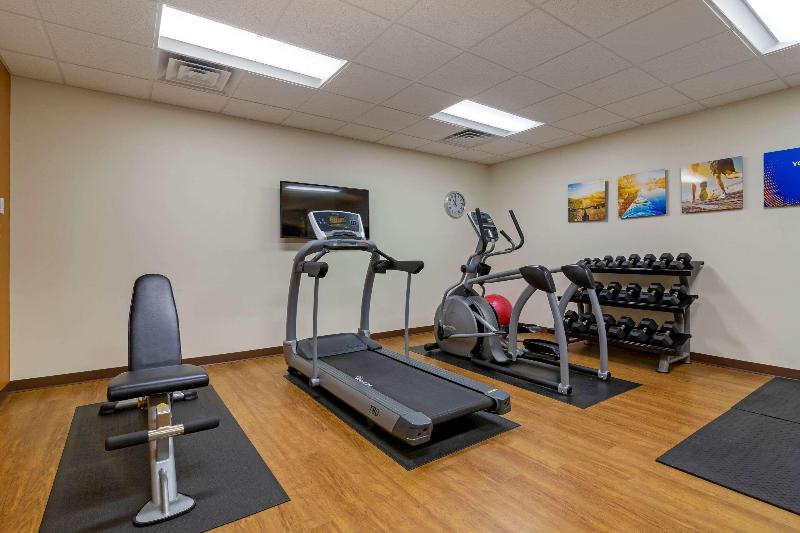 Comfort Inn & Suites Mandan  Bismarck image