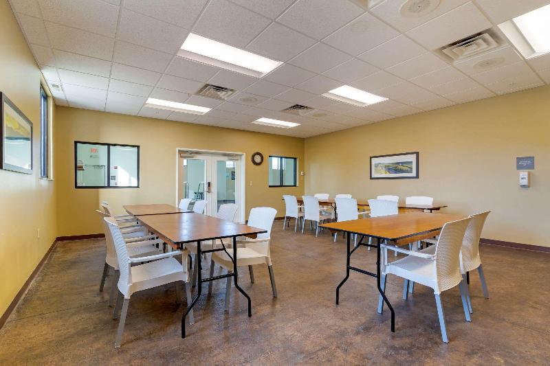 Comfort Inn & Suites Mandan  Bismarck image