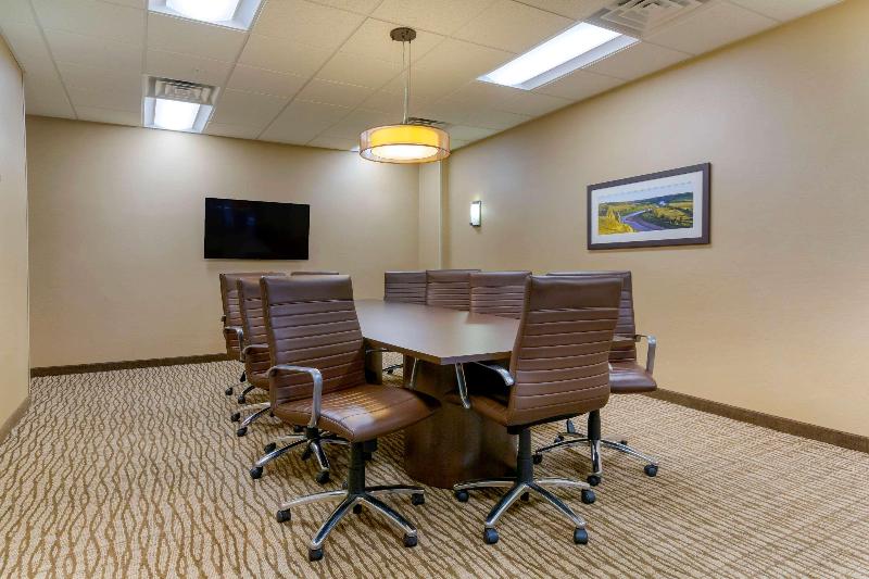Comfort Inn & Suites Mandan  Bismarck image