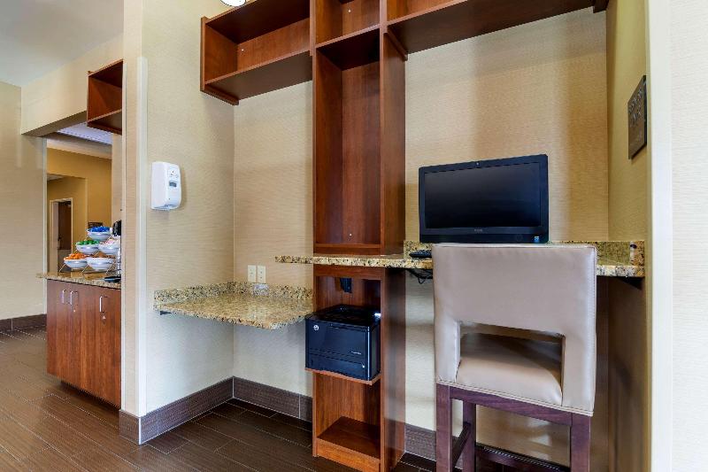 Comfort Inn & Suites Mandan  Bismarck image