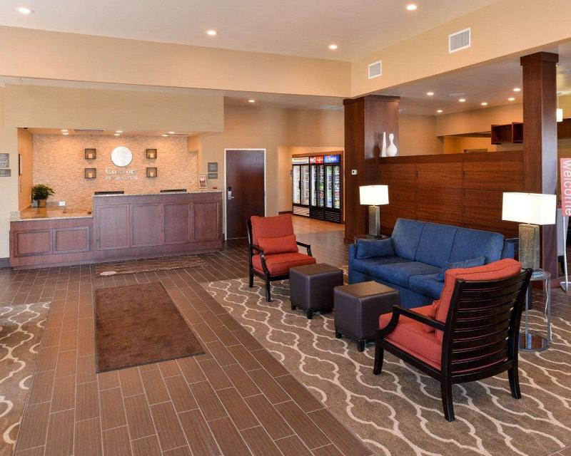 Comfort Inn & Suites Mandan  Bismarck image