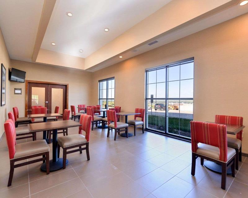 Comfort Inn & Suites Mandan  Bismarck image