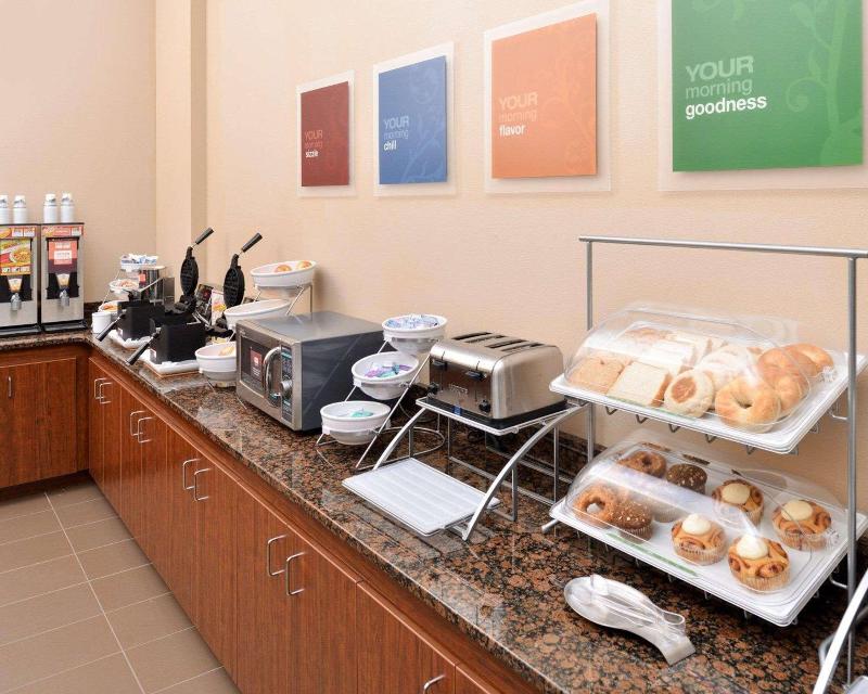 Comfort Inn & Suites Mandan  Bismarck image