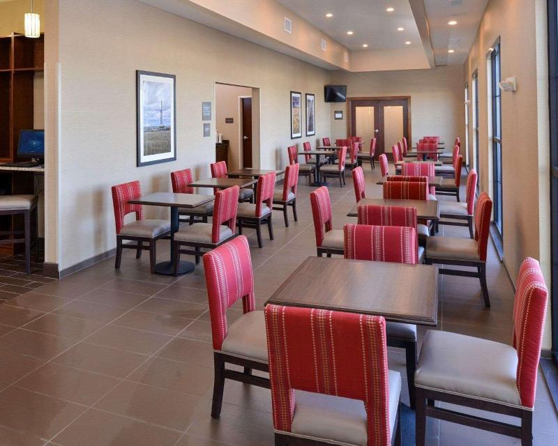 Comfort Inn & Suites Mandan  Bismarck image