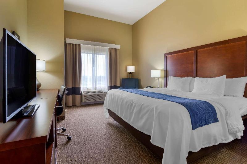 Comfort Inn & Suites Mandan  Bismarck image