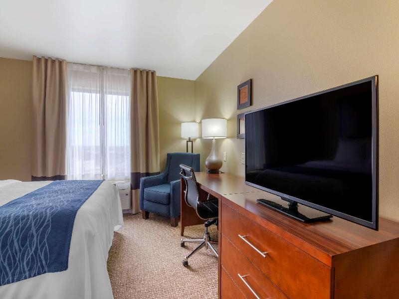 Comfort Inn & Suites Mandan  Bismarck image