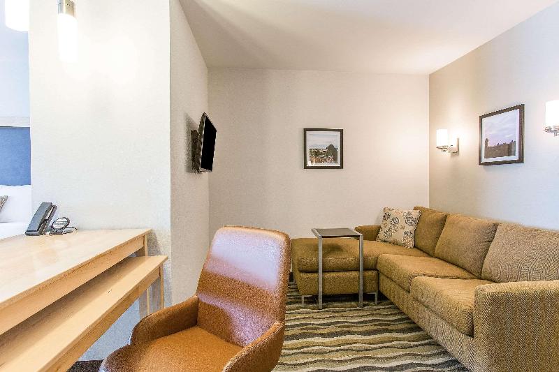 Wyndham Avon image