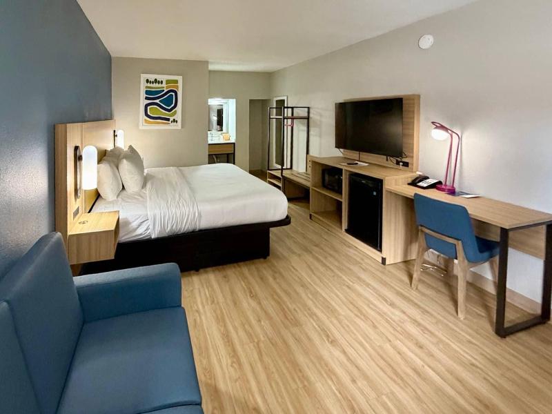 Econo Lodge Weldon - Roanoke Rapids image