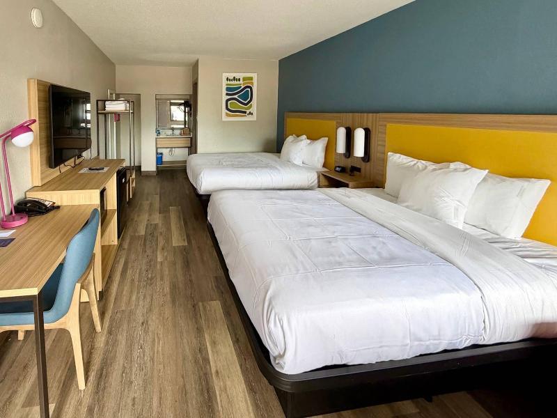 Econo Lodge Weldon - Roanoke Rapids image