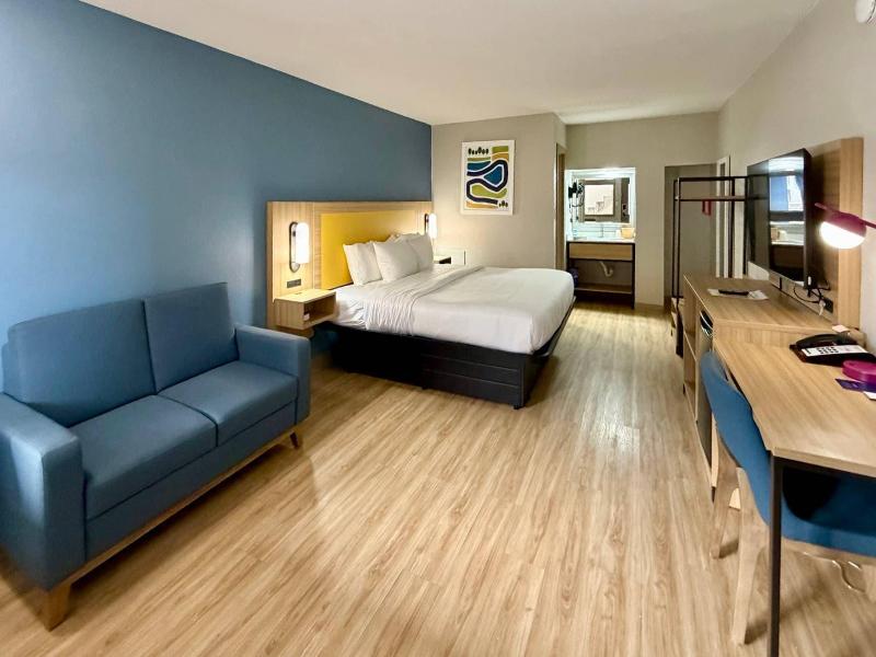 Econo Lodge Weldon - Roanoke Rapids image
