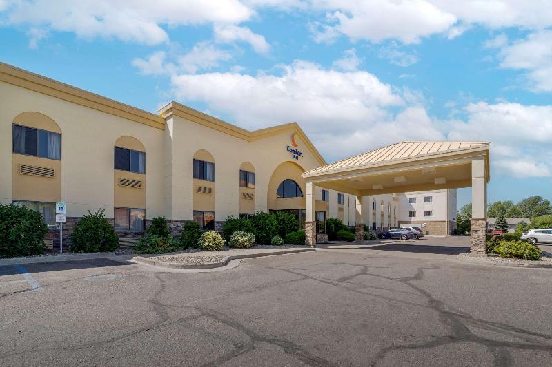 Comfort Inn Bismarck image