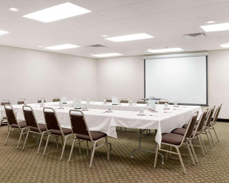 Comfort Inn Bismarck image