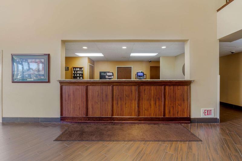 Comfort Inn Bismarck image