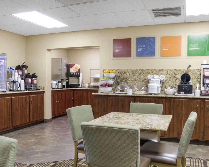 Comfort Inn Bismarck image