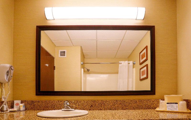 Comfort Inn Bismarck image
