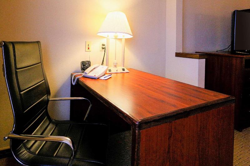 Comfort Inn Bismarck image