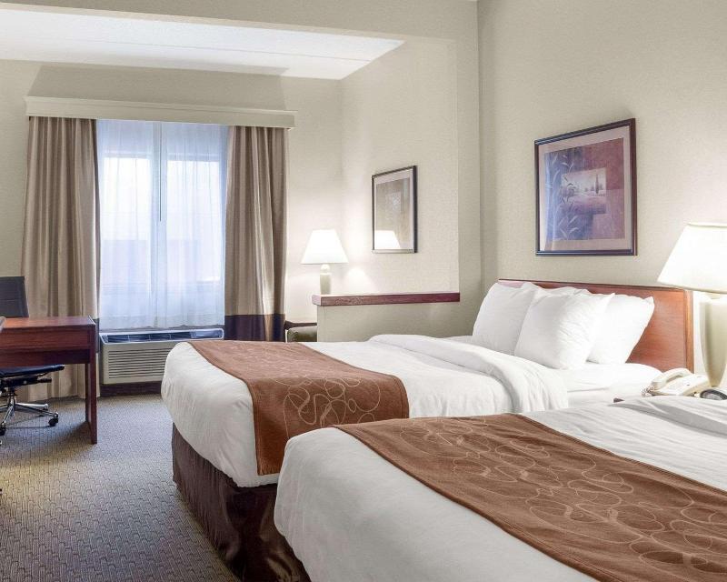 Comfort Inn Bismarck image