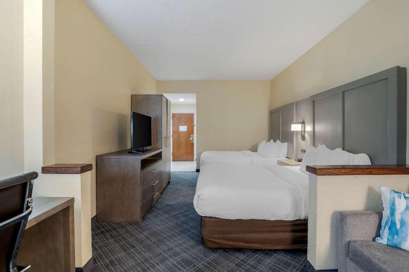 Comfort Inn Bismarck image