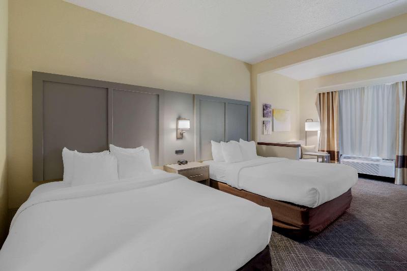 Comfort Inn Bismarck image
