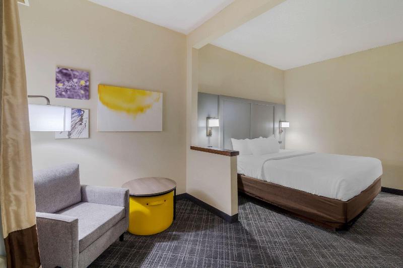 Comfort Inn Bismarck image