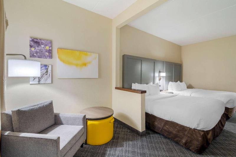 Comfort Inn Bismarck image