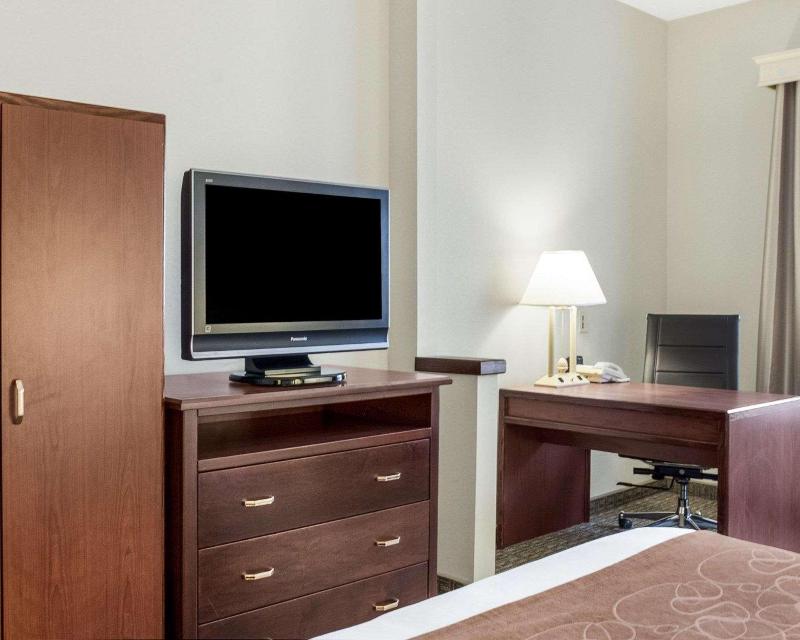Comfort Inn Bismarck image